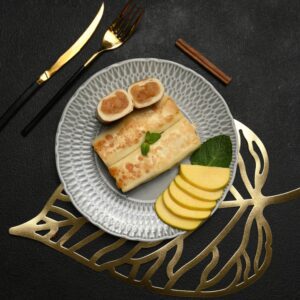 Mlyntsi (crepes) med karamelliserat äpple