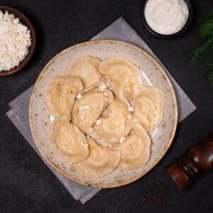 Varenyky (dumplings) med potatis och kvarg
